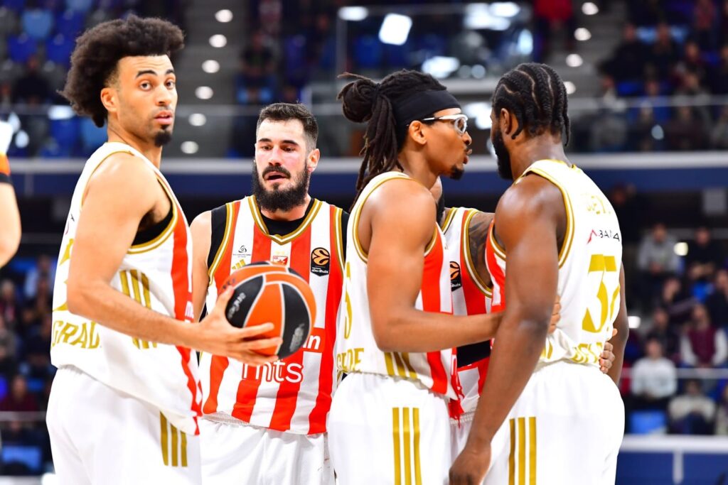 Ajzea Kenan trenira sa košarkašima Crvene zvezde